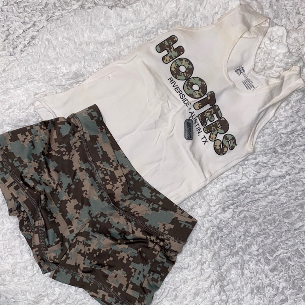 Hooters camo uniform used